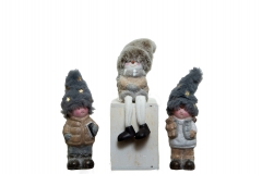 089 Novogodišnje polirezin figure